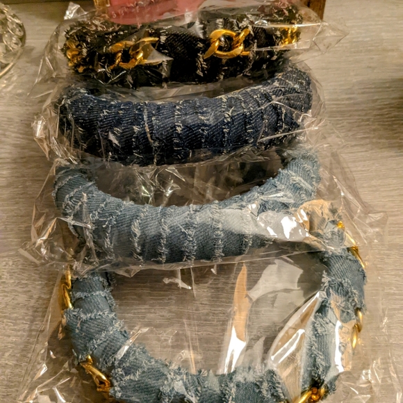 Headband - Picture 1 of 3